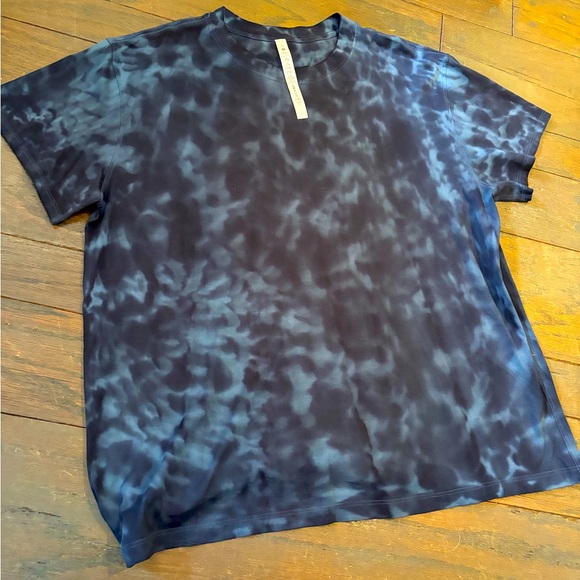 Lululemon Athletica Blue Tye Dye Short Sleeve Tshirt Size 12 Activewear Gym - Picture 1 of 1